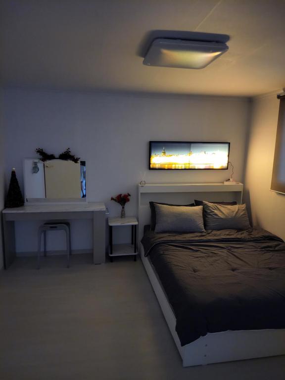 Newly Renovated Apartment Center of Seoul #10