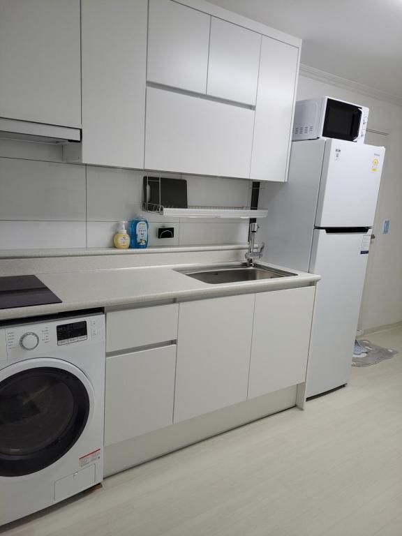 Newly Renovated Apartment Center of Seoul #10