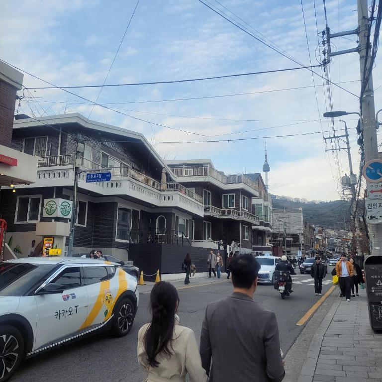 Newly Renovated Modern Home #11