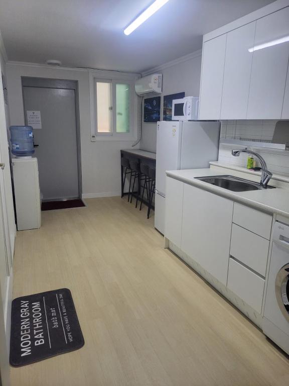 Newly Renovated Modern Home #11 in HBC