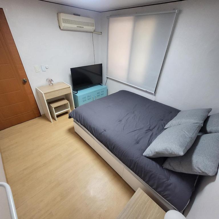 Private Home Newly Renovated #8 with Terrace