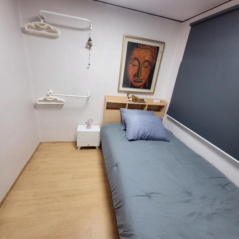 Private Home Newly Renovated #8 with Terrace