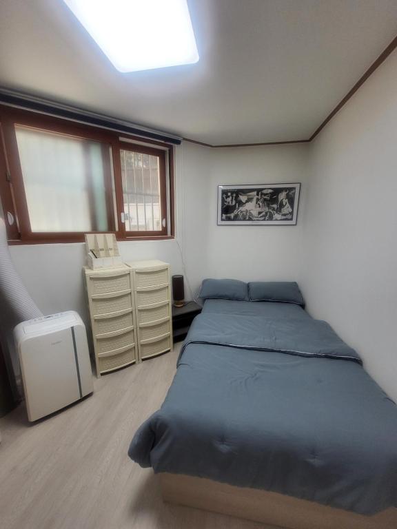 Newly Renovated Cozy Studio #9 in HBC