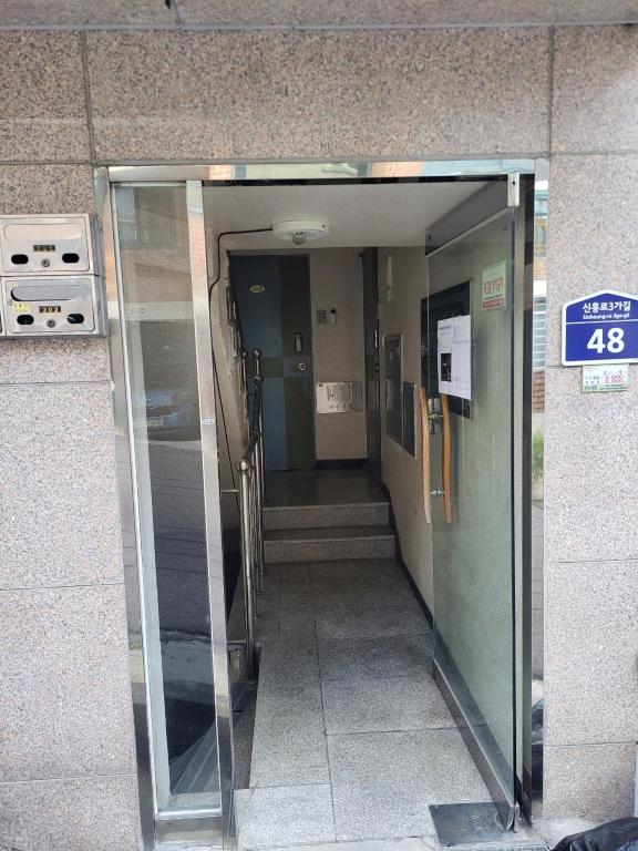 Newly Renovated Cozy Studio #9 in HBC